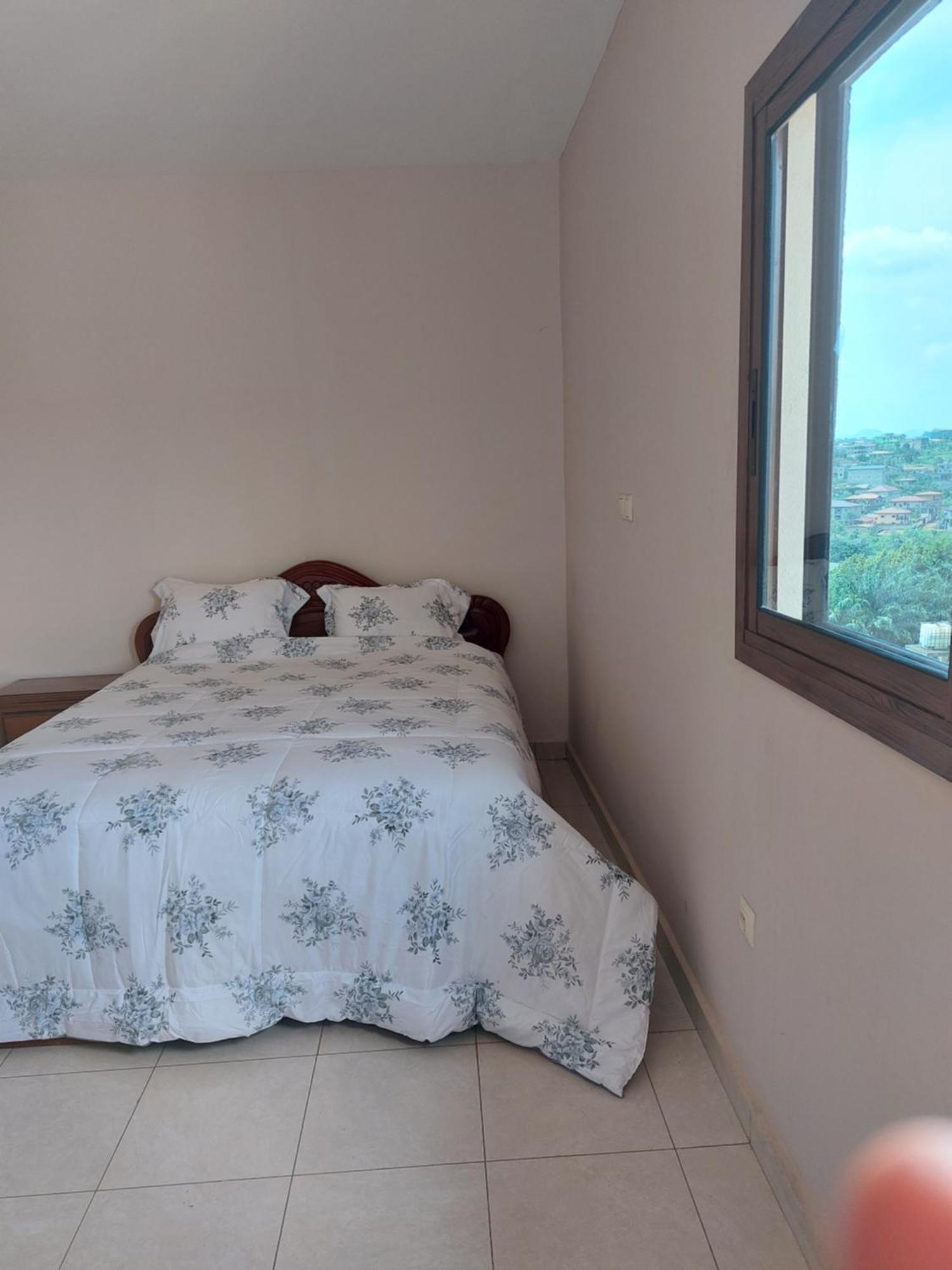 Residence Beau-Lieu Яунде Экстерьер фото